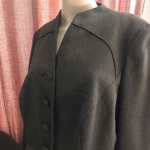 Women’s Finely Tailored Business Suit 16W New